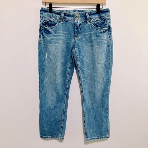 Aeropostale Denim - Aeropostale Cropped Jeans Women Size 7/8 Medium Wash Lightly Distressed